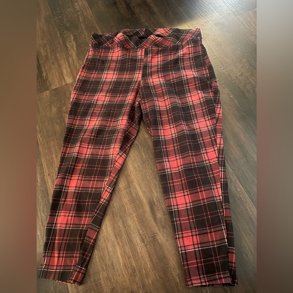 Torrid red plaid stretch leggings